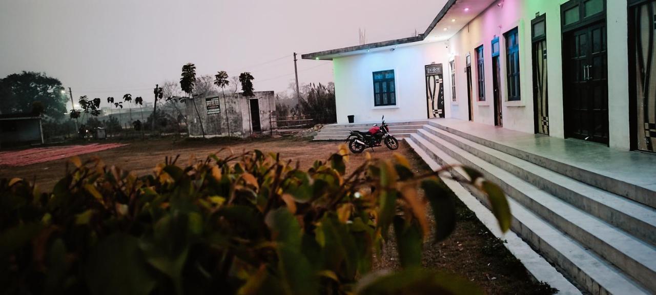 Kamla Guest House Kushinagar Экстерьер фото